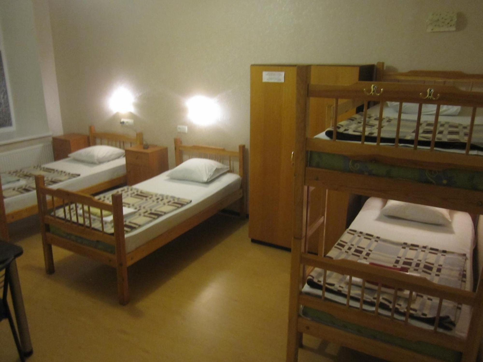 Yaroslav Hostel Kiev Esterno foto